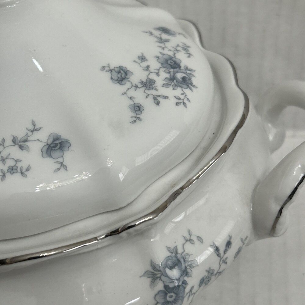 Vintage Johann Haviland “Blue Garland” Covered Vegetable Bowl or Casserole Dish - Picture 3 of 16